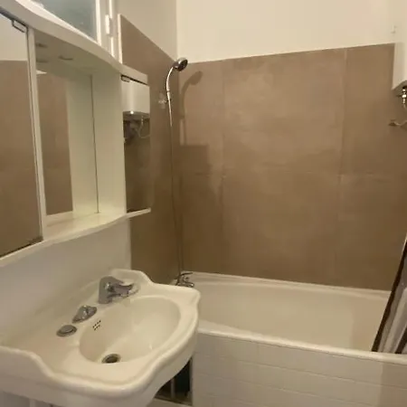Campement Rapide Apartment *
